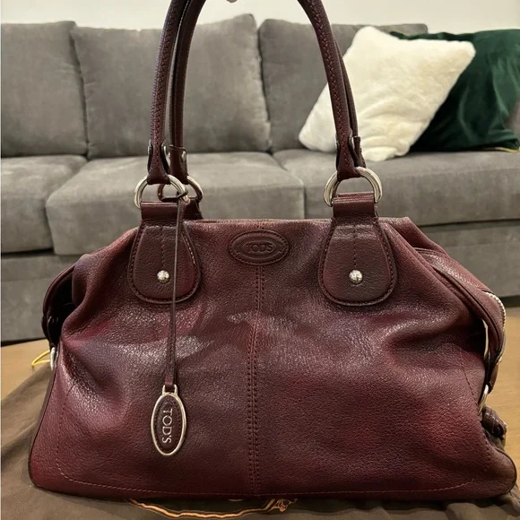Tod’s Leather Shoulder Bag - Picture 3 of 15